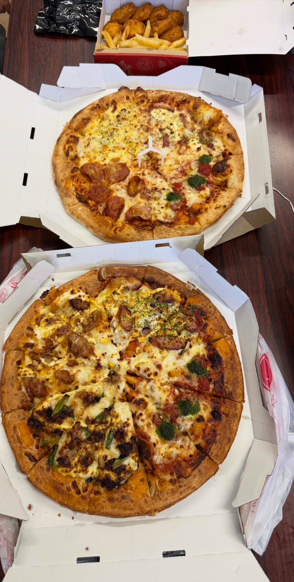 お盆明けのピザランチ(不定期開催)
#ピザ #ピザハット #ようやく復帰