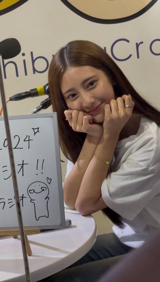 tokaiteo's tweet image. #ミスマガ放課後RADIO！ の #ミスマガ2024 メンバーのレギュラー放送最終回見て来ました

撮影タイムは１回しか無くてMCアシスタント席しか視界が無くて２人だけしっかり撮りました

#葉月くれあ
#山本杏
#花城奈央
#尾茂井奏良
#大西陽羽
#古田彩仁
MC:#シャバダバふじ
#渋谷クロスFM