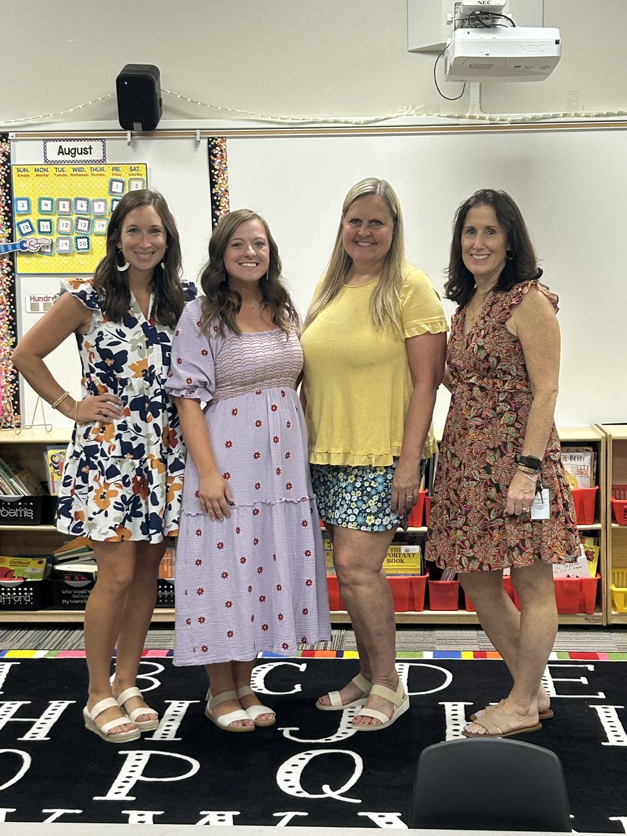 OlixClass's tweet image. @ayerelementary 1st grade had a great 1st day with kids! 🤩 @FHSchools @_teachitwright @AmyFeldkamp