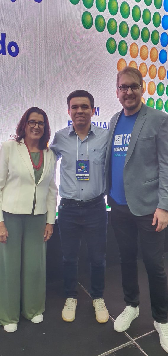 Que honra estar na presença de duas referências olímpicas do esporte brasileiro: Magic Paula do basquete 🏀 e André Heller do vôlei 🏐 

Such a honor to have with me two Olympic legends from Brazil: Magic Paula (basketball) 🏀 and André Heller (volleyball) 🏐