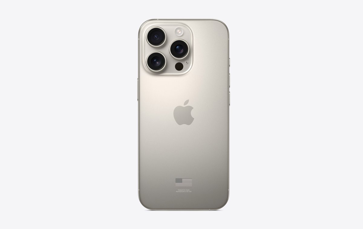 tylergold's tweet image. I&apos;d pay 2x the current market price for an iPhone manufactured in the USA if it had an American flag laser etched on the back