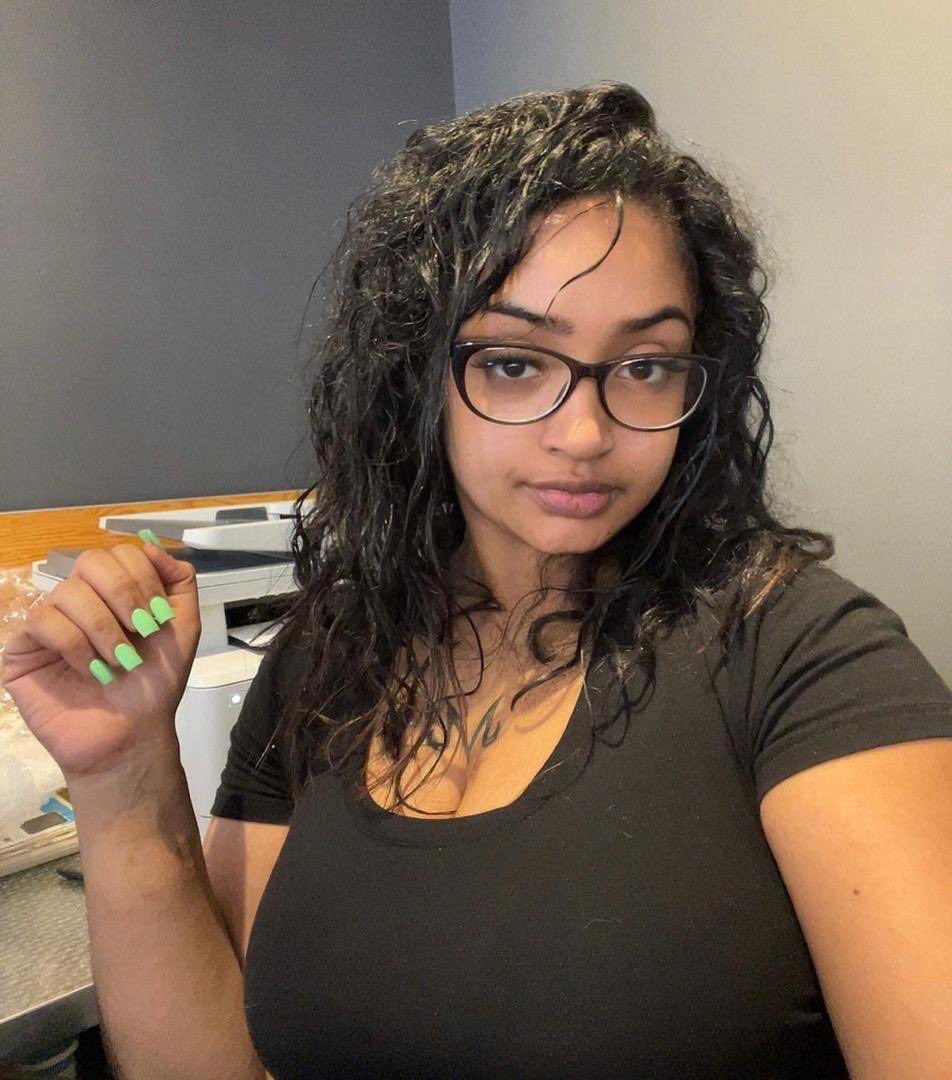 kieshania's tweet photo. Serving looks without even trying… should I drop more or keep y’all waiting? https://t.co/g14fgbRSnJ