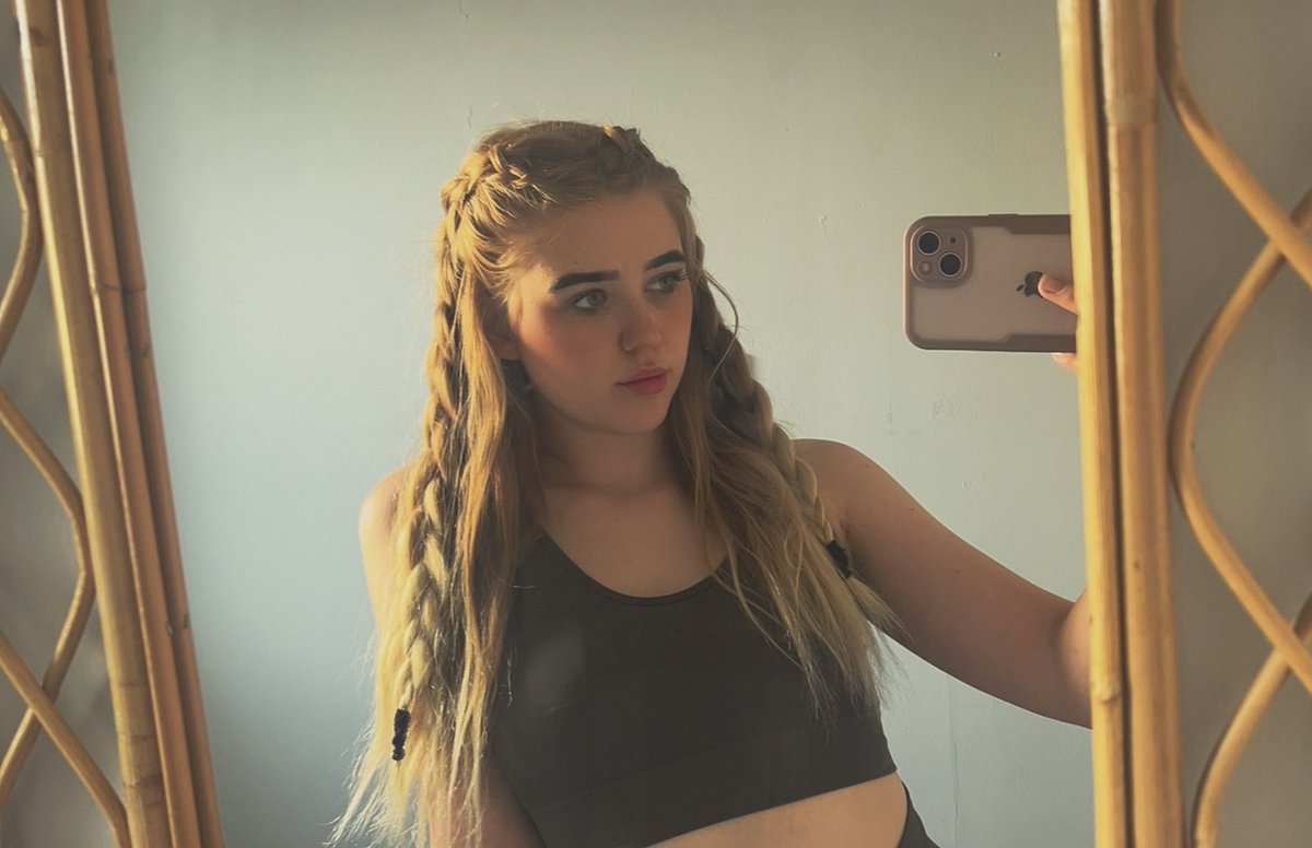 GoddessLeahJane's tweet photo. Mirror selfies are my weaknessโฆ or maybe yours ๐โจ Come and join me on my LF or DM me for customs ๐
Donโt be shyโฆ ๐
#mirrorselfie #goddesseve #Canyouhandleit
๐ https://t.co/8TncTk1fkq https://t.co/oLo6MHiuL6