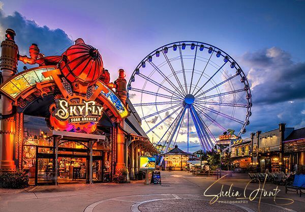 The Great Smoky Mountains -- Check out those breathtaking rides at Pigeon Forge here:  buff.ly/PTuKTUB Which ride would you try first? 

#GreatSmokyMountains #Smokies #PigeonForge #EastTennessee #SheliaHuntPhotography #BuyIntoArt