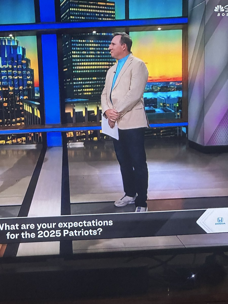 Alexander (@alexanderftto) on Twitter photo Hey <a href="/tomecurran/">Tom E. Curran</a> , what is this outfit? Who let you get on TV looking like this? Why not wear clean shoes? Why not a button up? Come on man. Hey <a href="/tomecurran/">Tom E. Curran</a> , what is this outfit? Who let you get on TV looking like this? Why not wear clean shoes? Why not a button up? Come on man.