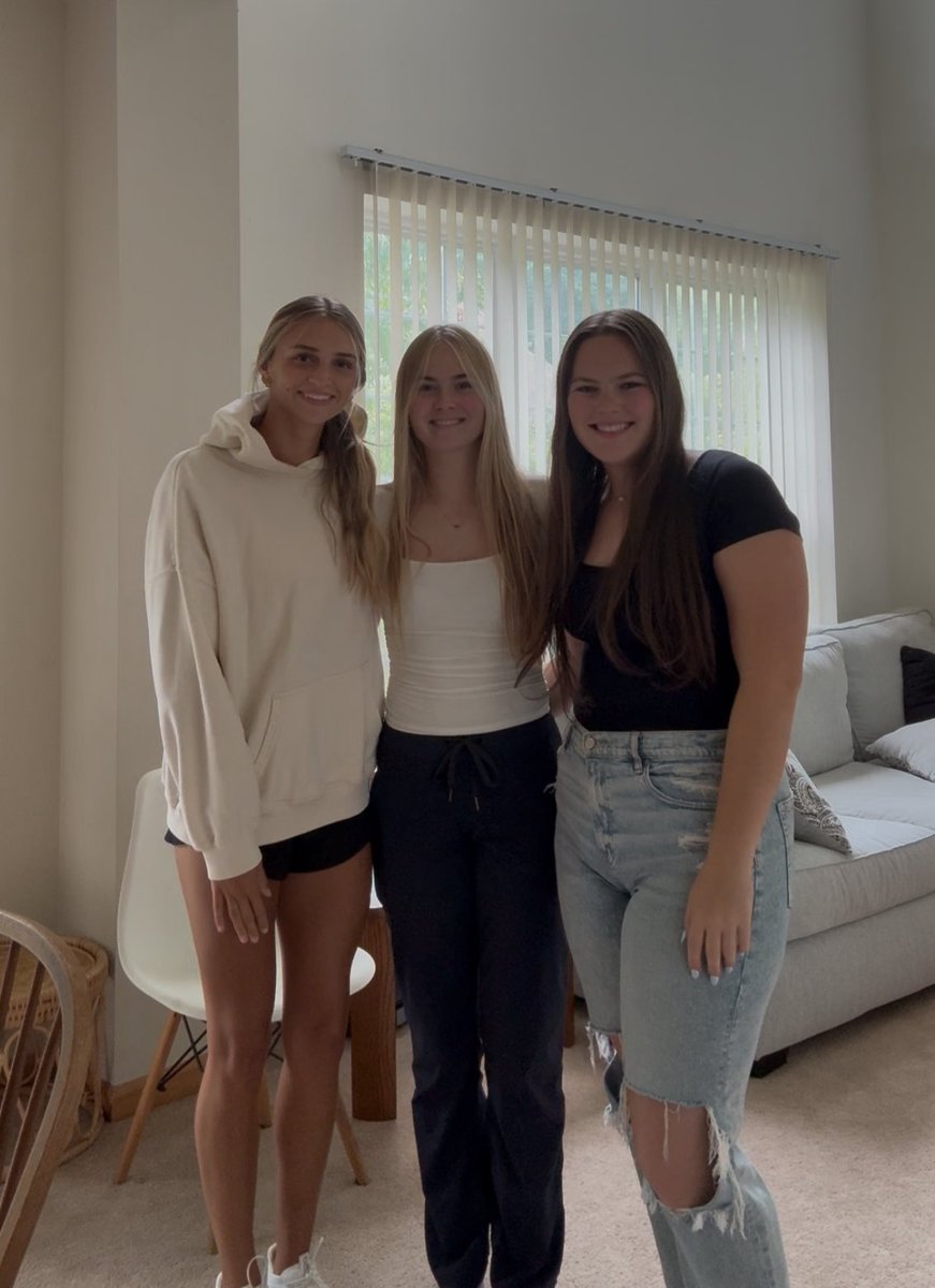 CLC_Softball's tweet photo. Lancers are back on campus for the first week of classes💚
@CLCLancers https://t.co/tDap9OGxT3