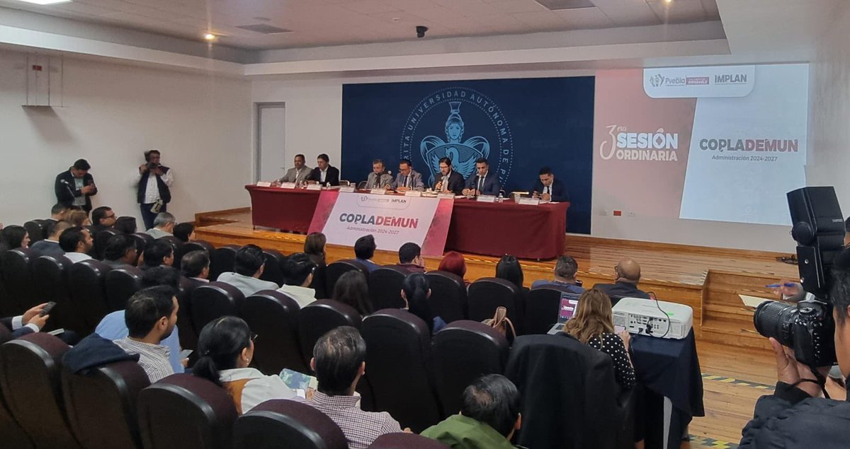 SECATI_Pue's tweet photo. Desde la Secretaría de Administración y Tecnologías de la Información participamos en la Tercera Sesión Ordinaria 2025 del #COPLADEMUN, en la que se dieron a conocer las acciones que se desarrollarán gracias al respaldo del fondo federal #FORTAMUN. 💼✨
#CapitalImparable🪽 https://t.co/Na9VeJtspC
