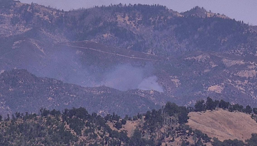 NapaSheriff's tweet photo. Vegetation fire in Calistoga Firefighters are at the scene.  
Evacuation ORDERS for zones:
E120 (North of Silverado Trail, South of Pickett Rd, East of Rosedale Rd, W of Pickett Rd

E114 N. of Pickett Rd &amp; Silverado Tr., South Old Lawley Toll, East of Palisades, W, of Dutch Henry https://t.co/V62ISwGyuC