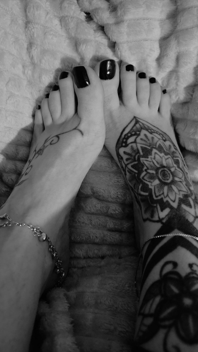 InkSteps's tweet photo. As I rest, your mind spins with obsession. Pathetic, addicted, powerless… exactly how I want you. Tribute before I sleep.
#Findom #FinancialDomination
#FeetGoddess #PaypigLife #FootWorship #GoddessSupreme
@dommes_rt @FindomPromoHQ @rt_feet https://t.co/JRhg28AVDq