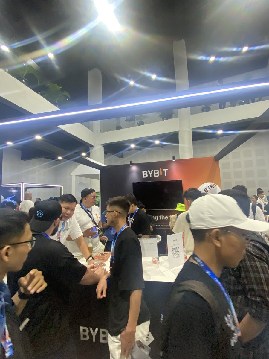 kennynataniel1's tweet image. 🎉 We’re at COINFEST ASIA 2025 🎉

Come by our booth and join the fun 🚀
📸 Snap &amp;amp; share on your social media with #BybitIndonesia or #BybitCryptoArk to claim your FREE totebag 🎁
