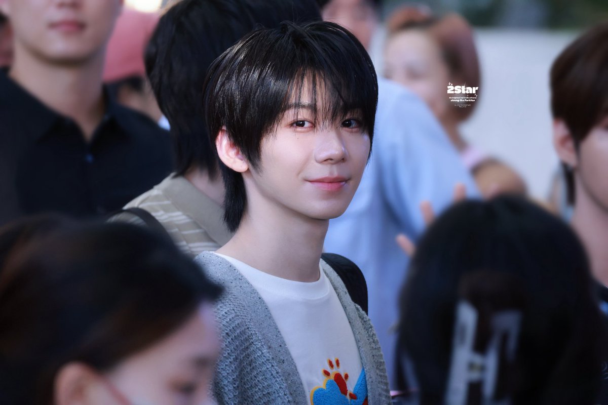 xx_2Star's tweet photo. 20250822 GMP 출국

#박한 #PARKHAN #HAN
#아홉 #AHOF https://t.co/eiez5Gz9UM