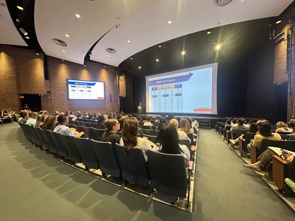 What an awesome turnout for our Freshmen Parent Night Program prior to Open House this evening! Counselors were on hand, presenting on how our newest Huskies can get off on the right first step!