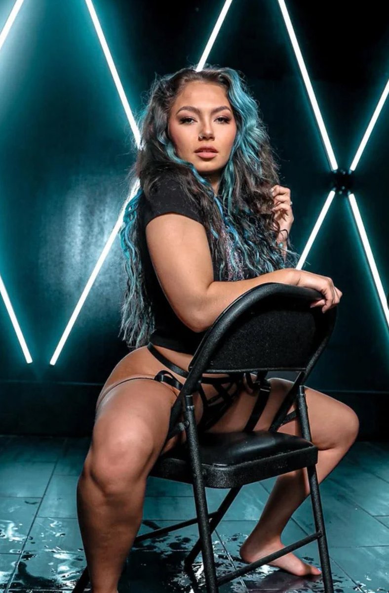Skye Blue 🥵🥵