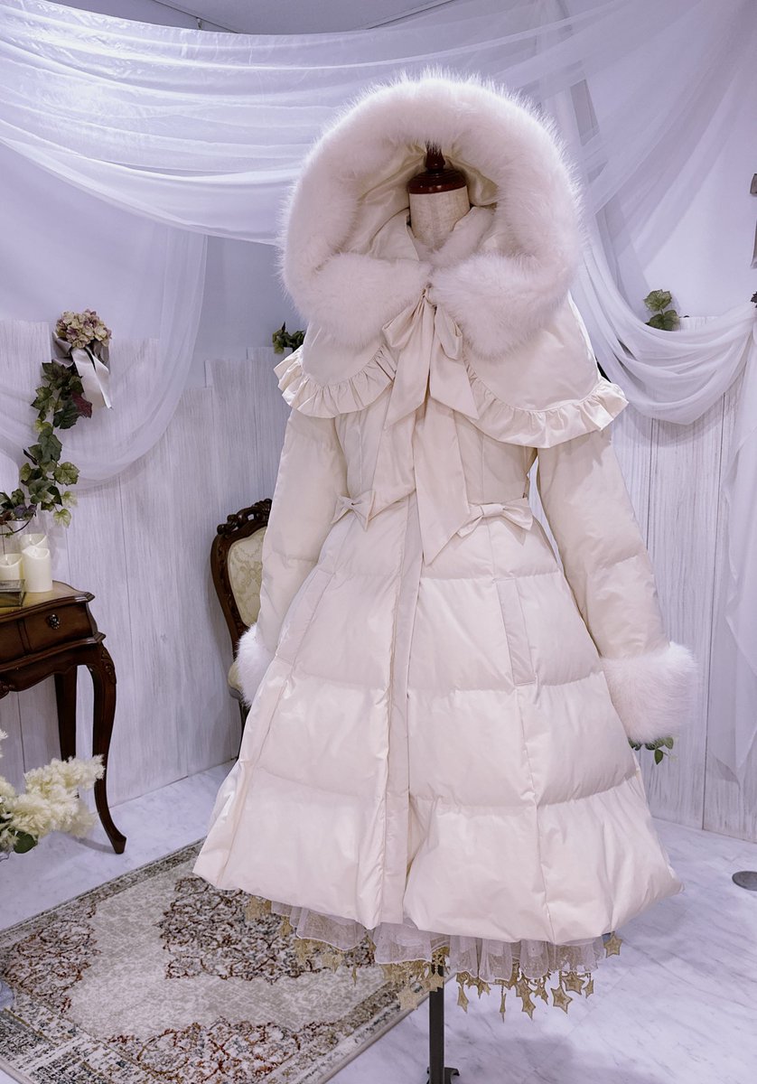 Marshmallow Puff ダッフルフリルコート【Baroque】

本日も展示しております！
ご予約はいよいよ終盤、26日AM9:00終了になります⭐️
ぜひご試着にお越しくださいませ！

本日は15:00-19:00にて営業しております💐

epetice.com/products/ou-376