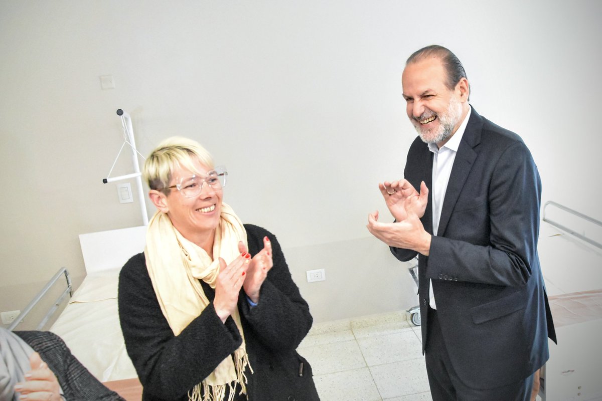 BRodriguez_IW's tweet photo. Un White más digno 🤍

Junto a nuestros vecinos, al intendente @fsusbielles y el presidente del Consorcio de Gestión del Puerto @MandolesiBurgos participamos de la inauguración de las obras del hospitalito de nuestra localidad. https://t.co/Xx6nnaSpgk