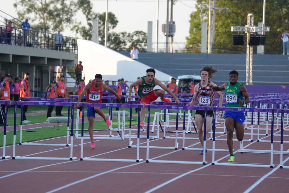 COM_Mexico's tweet photo. Dicarlo Angulo nos regaló una maravillosa experiencia en 110m con vallas masculino en @asu2025Oficial. ¡México siempre salta alto! 🔥👀

#TodosSomosOlímpicos #ASU2025 #SonyAlpha #SonyAlphaMexico #SonyPROSupport https://t.co/5DelI7kCnu