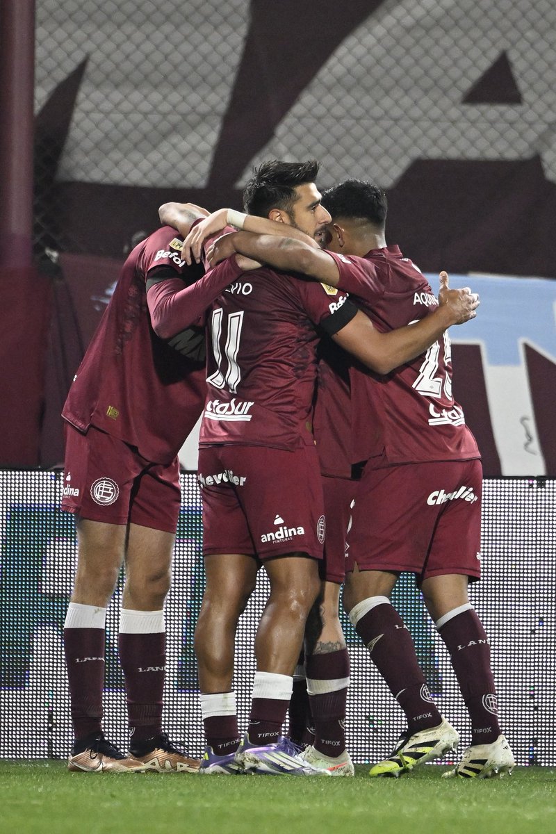 ¿Quién entiende a Pellegrino?

🔜 Luego de la victoria frente a #Gelp , uno pensaba que iba a tener minutos Marcelino (no juega ni Dylan Aquino) 

🔁 Reingresa Toto Salvio en lugar de Segovia. Vuelve a la titularidad Gonzalo Pérez y el DT vuelve a insistir con Canale y Canelo.