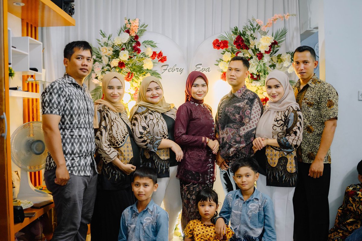 diniw_s's tweet photo. Engagement aunty Eva 💞💕 https://t.co/tWjN3vI0v8