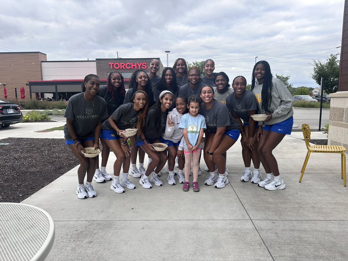 Fisk Volleyball gained a new fan today, and we couldn’t be happier to have them in the family. 🐾💛💙

#FiskForever #LadyBulldogs