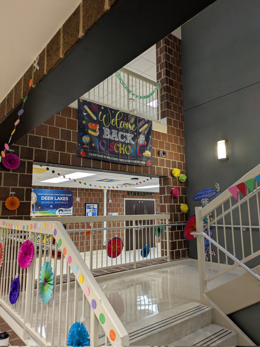 DlsdTech's tweet image. Day 1 is in the books. It was great seeing all the students and teachers back in the hallways. Lots of password resets, lots of I forgot my Chromebook, overall not a terrible first day. #dlsdtech #dlproud #k12tech