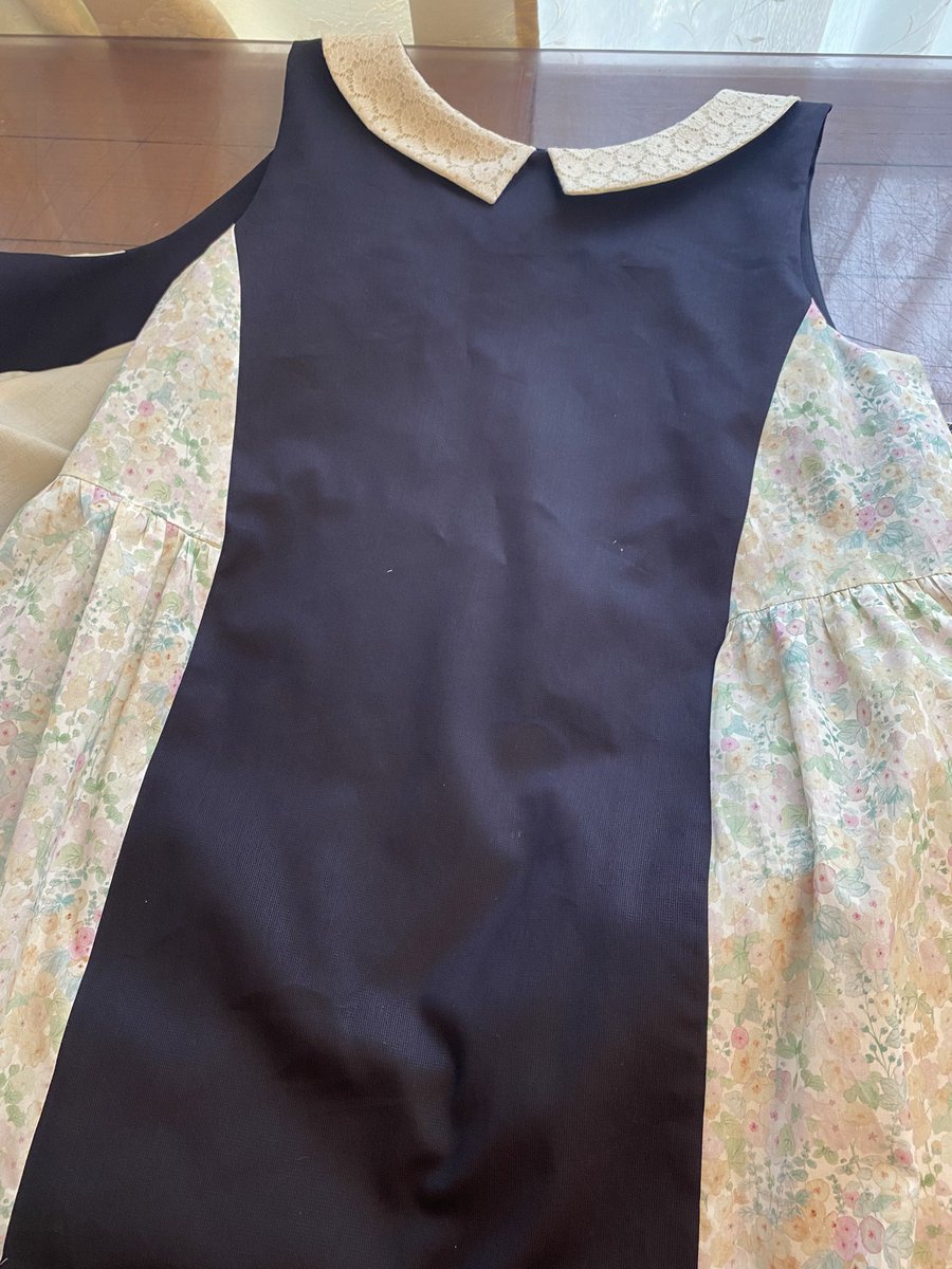 お客様オーダー品です✨非公開となっていたネイビー。いい生地が見つかり、完成間近です☺️🌸 