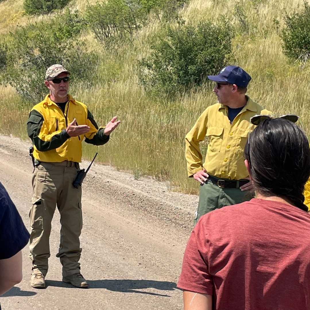 Routt_CountyCO's tweet photo. Routt County Sheriff Doug Scherar and Commissioner Angelica Salinas met with Congressman Joe Neguse yesterday and the #CroshoFire Incident Management Team to learn more about the response efforts and to thank everyone for their work! https://t.co/b9C8QISfpx