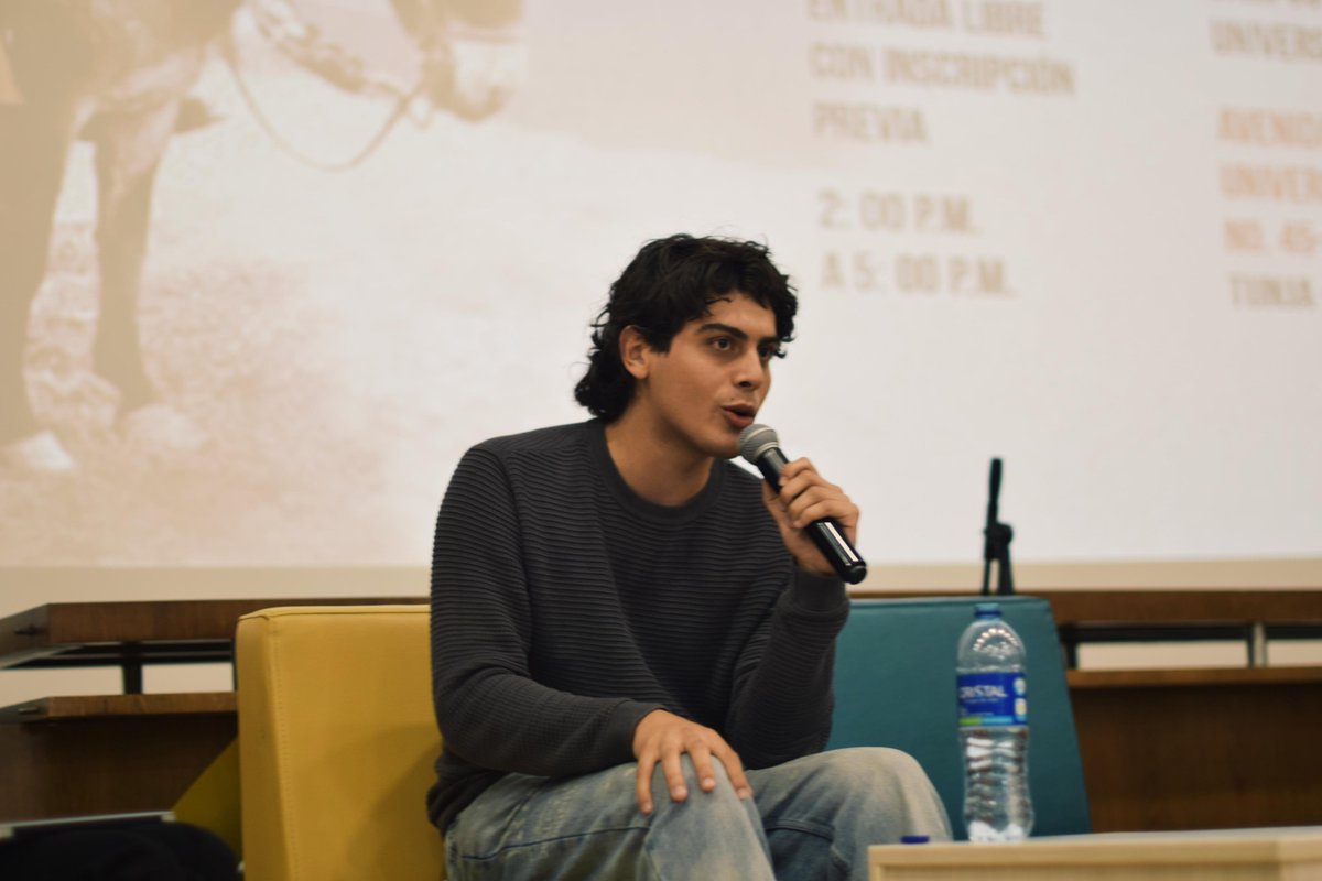 Centro Nacional de Memoria Histórica (@centromemoriah) on Twitter photo Diego Ascanio, estudiante de Sociología de la <a href="/UNALOficial/">Universidad Nacional de Colombia</a>, participó en el cuarto foro «Orígenes del conflicto en Colombia»: «Estos espacios son fundamentales porque permiten a estudiantes de colegios y universidades confrontarse con realidades históricas que muchas veces Diego Ascanio, estudiante de Sociología de la <a href="/UNALOficial/">Universidad Nacional de Colombia</a>, participó en el cuarto foro «Orígenes del conflicto en Colombia»: «Estos espacios son fundamentales porque permiten a estudiantes de colegios y universidades confrontarse con realidades históricas que muchas veces