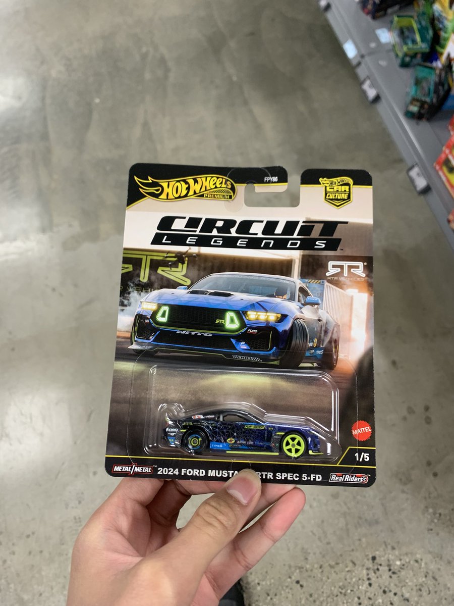 _Boi119's tweet image. Just missed the set, wish my luck on the next store
@DiecastHype