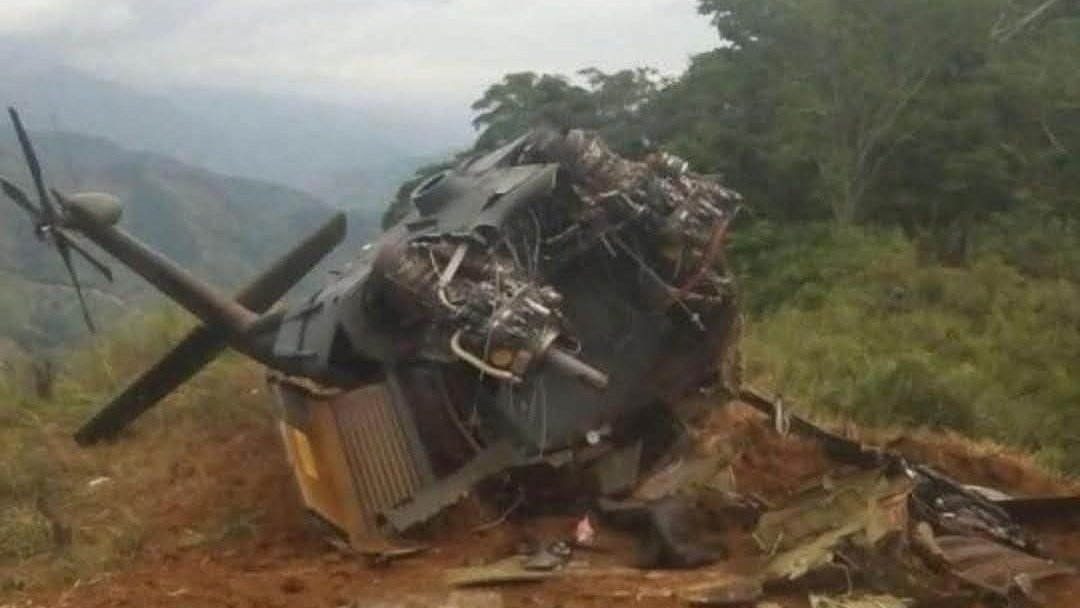 ColombiaOscura's tweet image. #INDIGNANTE 🚨🚨🚨 "Coronamos". Así celebraron crimin-les que este 21AGO derribaron con dron explosivo un helicóptero de la Policía en Amalfi (Antioquia), donde murier-n seis uniformados y siete más resultaron herid-s cuando realizaba labores de erradicación de cultivos ilícitos.