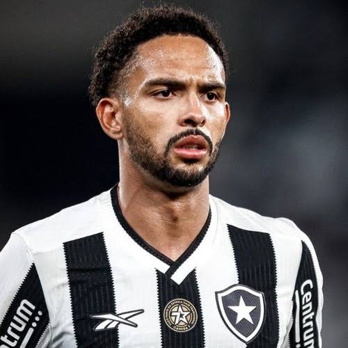 b0t4d4z031r4's tweet photo. Bons finalizadores do Botafogo:

Savarino, Arthur Cabral, Telles

Nos pés de quem as bolas decisivas sempre caem: https://t.co/BeThTsBdEv