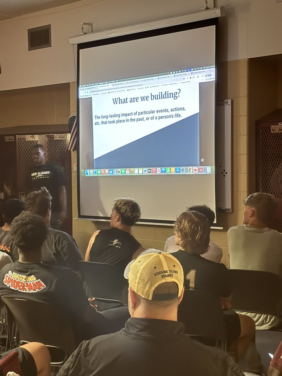 Always great to get former <a href="/NewAlbanyFB/">New Albany Football</a> guys to come back and talk to the guys before the game. @chingmanbling was definitely a big time gamer! I appreciate the trust, love and belief he and his teammates have for the program!