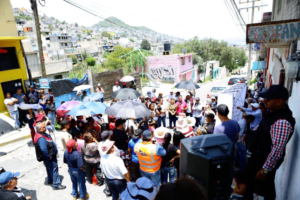 🚧¡Ecatepec se pone en marcha!
La presidenta <a href="/azucenacisneros/">Azucena Cisneros</a> arrancó un programa de repavimentación en zonas altas como El Almárcigo Sur, Tepexicasco y Buenavista 🛣️
Conoce los detalles 👇
🔗ndpnoticias.com.mx/?p=13067🌐

#ObraQueTransforma #EcatepecAvanza #InfraestructuraConSentido