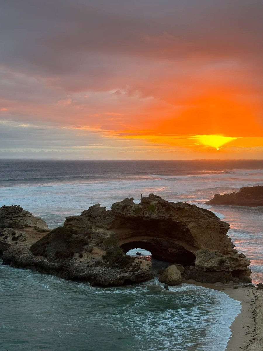 Lisa8945's tweet image. Go to London Bridge Lookout at sunset and you will see