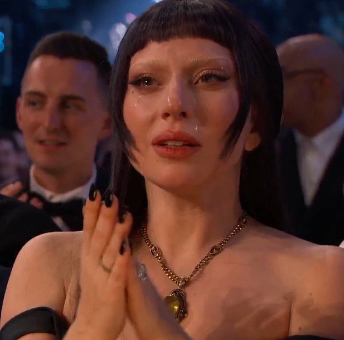 Lady Gaga showing love to Beyoncé:

A THREAD!