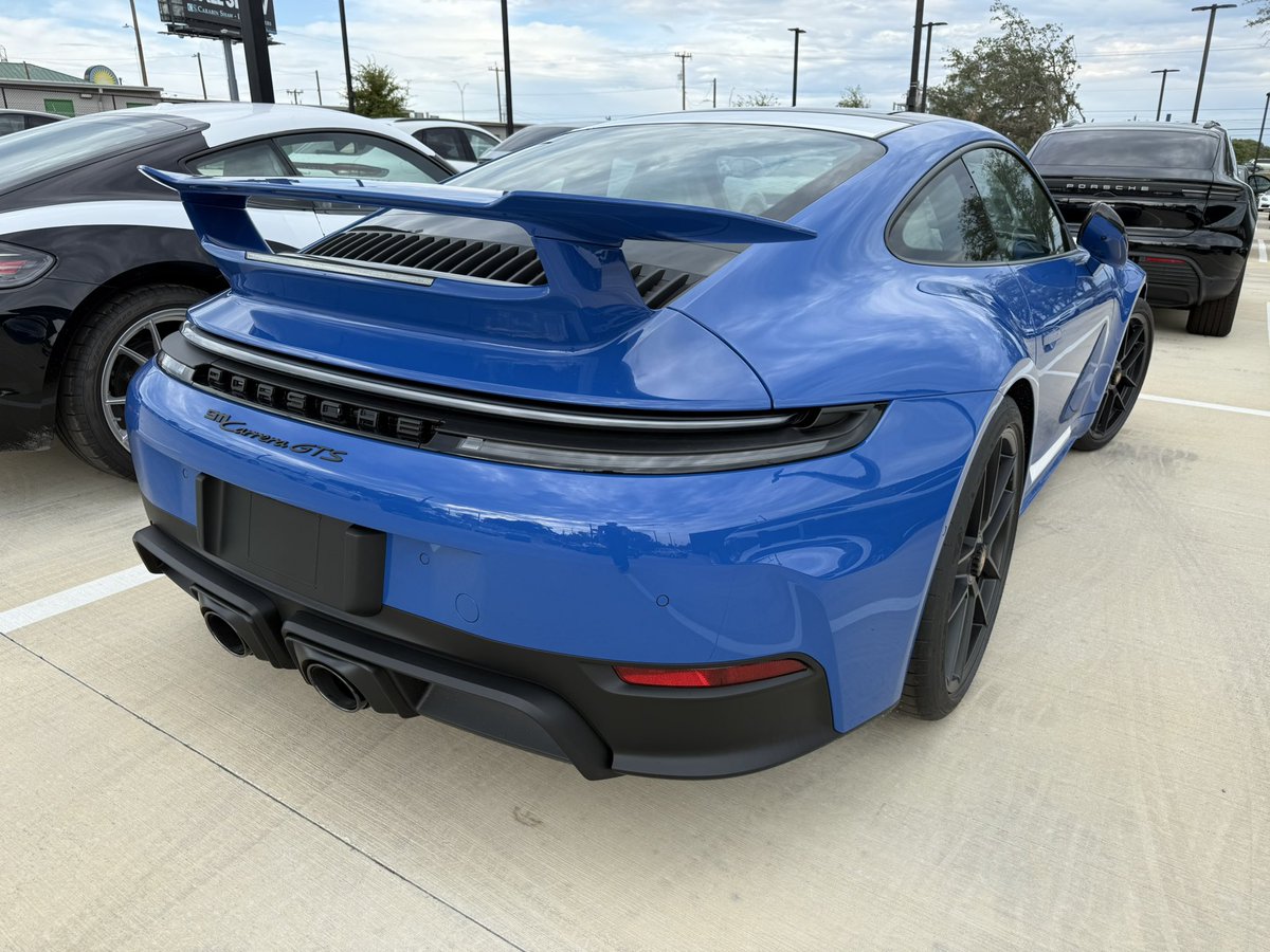 SAsportshonk's tweet photo. @jimrome Oh…look what just showed up. And I don’t want to hear it from you @EricinOrlando9. 🤪👀
#NoSubstitute @Porsche https://t.co/h6wIBEFn73