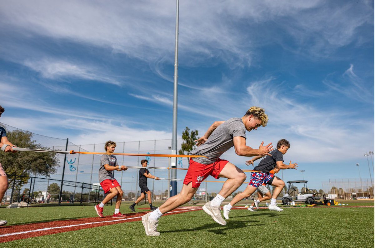 bradyhb_1's tweet photo. #work
Boys are getting after it! https://t.co/szIwSMXuwg