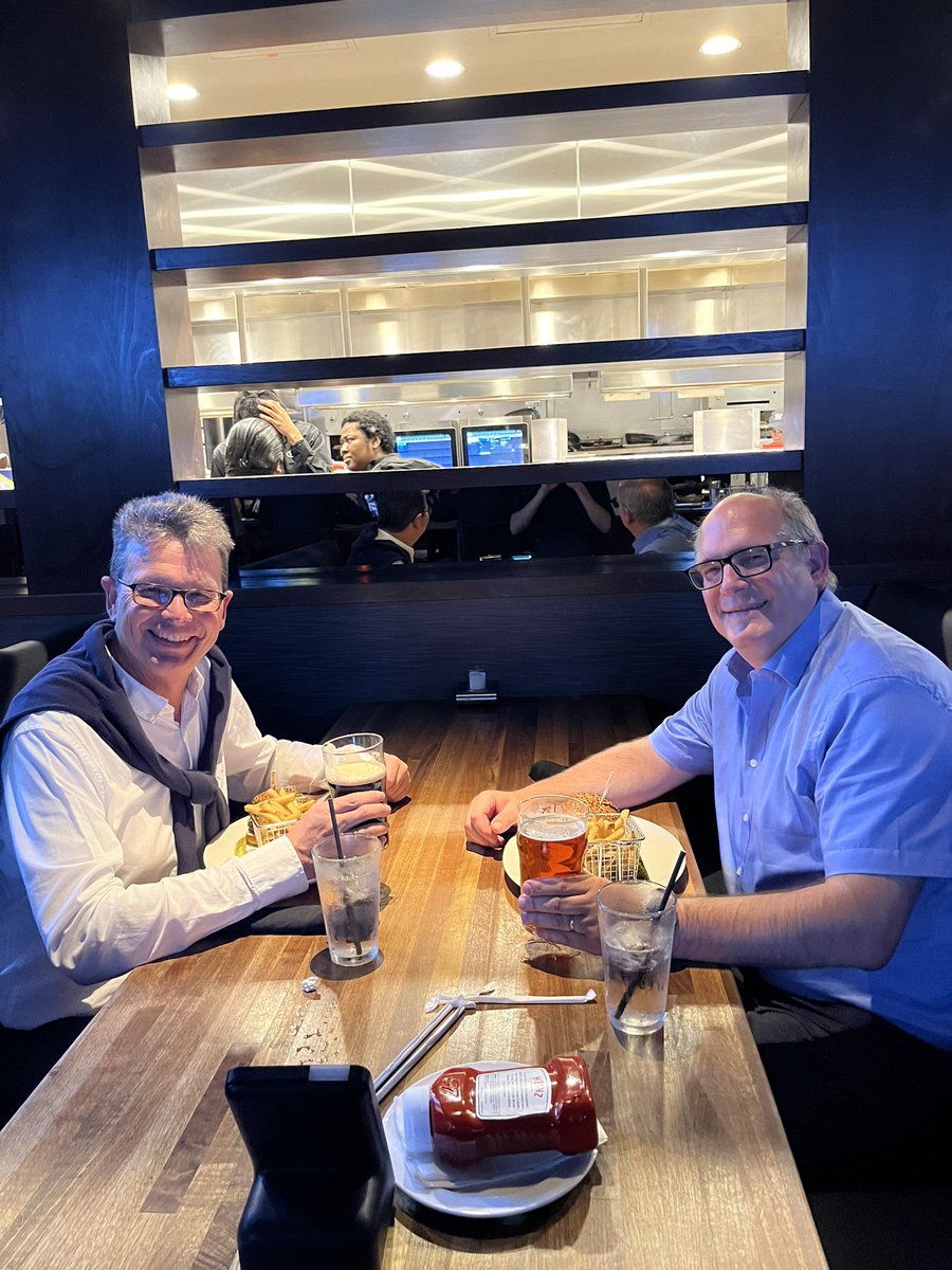 muller_group's tweet photo. Classical American #burger #dinner with Stephan Roth from #KTH #Stockholm and #DESY during the #ACSFall2025 #meeting enjoying different local #beers https://t.co/KPAdPFikHJ