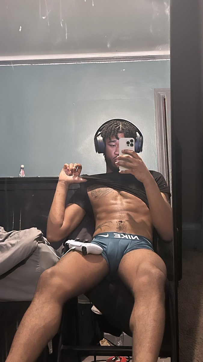 🥷🏿 (@dlescapades) on Twitter photo 