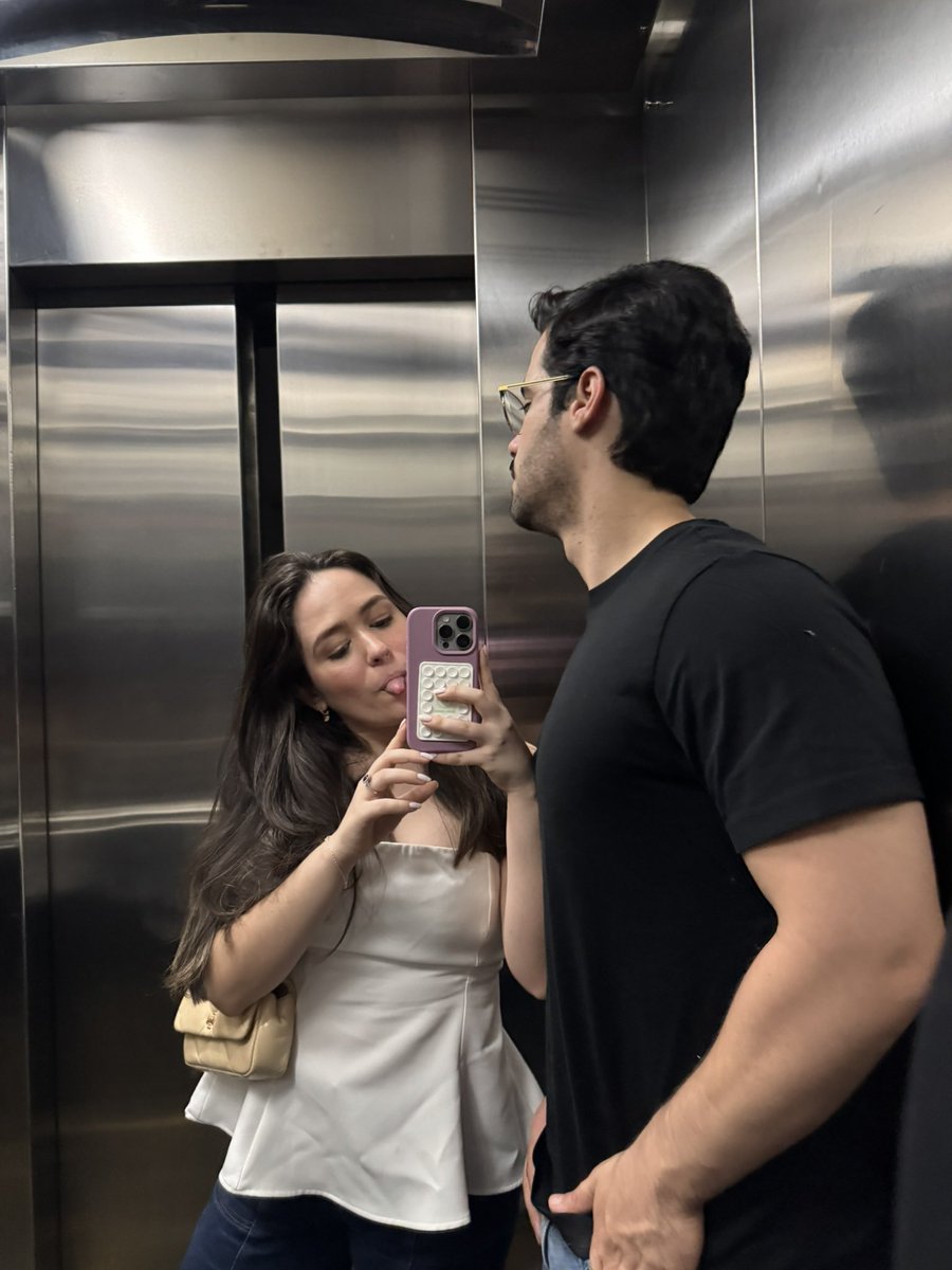 vanessa tweet media