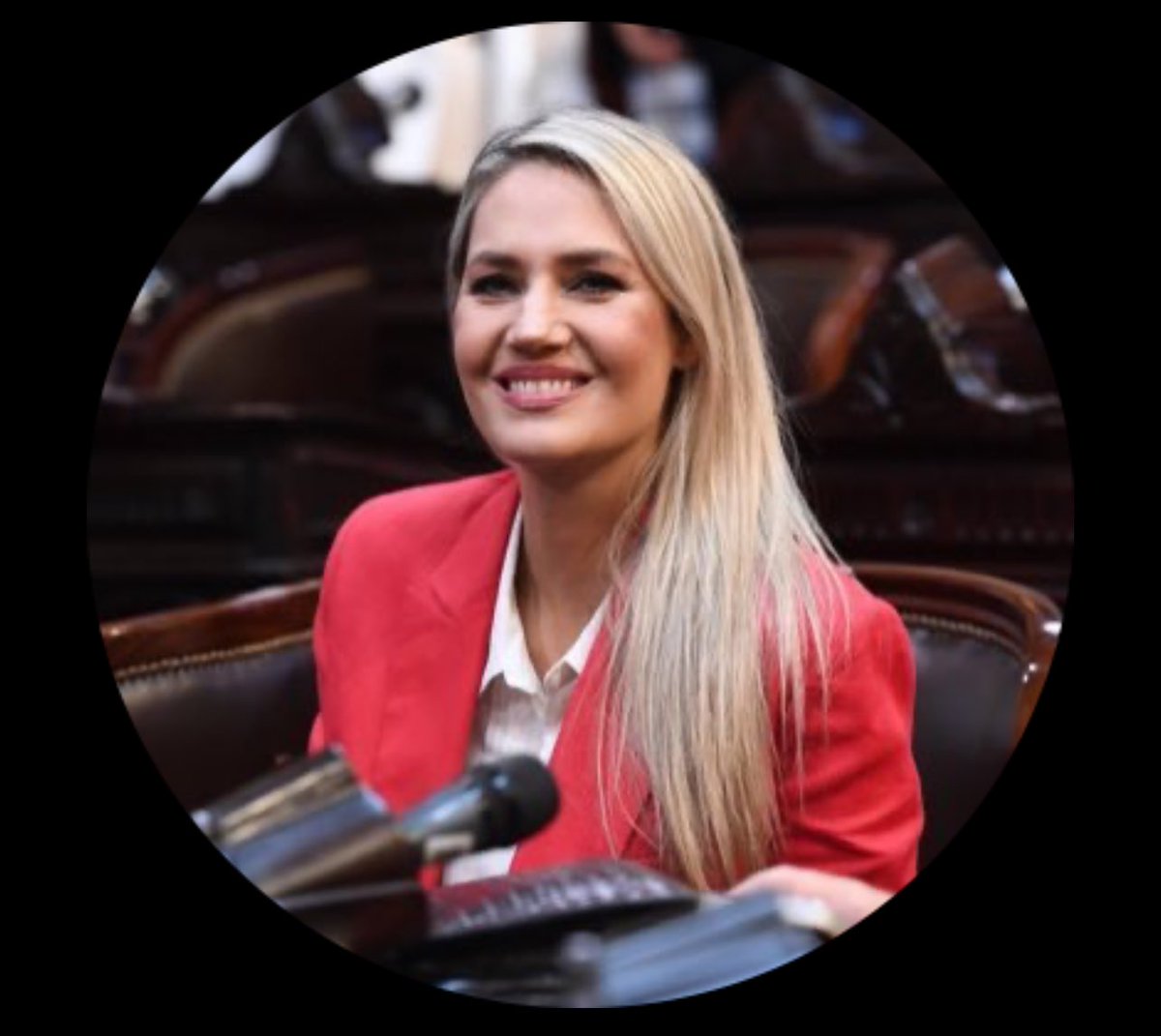 Lastovo (@lastovo1) on Twitter photo Está SORETA es <a href="/carolinalosada/">Carolina Losada</a> y voto en contra de la Ley de Financiamiento del Sistema Universitario. Dale RT para que no puedan andar en la calle sin ningún costo. Está SORETA es <a href="/carolinalosada/">Carolina Losada</a> y voto en contra de la Ley de Financiamiento del Sistema Universitario. Dale RT para que no puedan andar en la calle sin ningún costo.