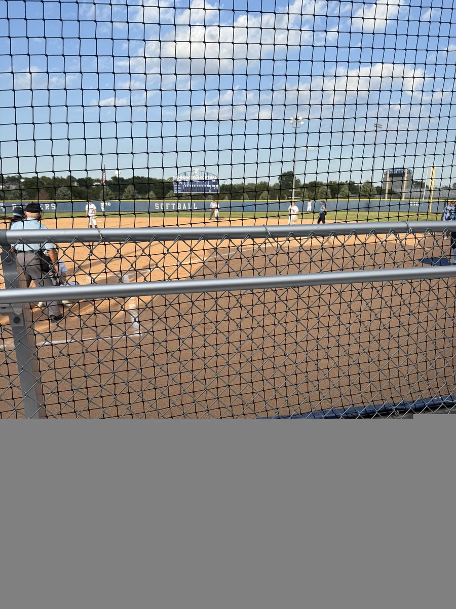 mrsredlinger16's tweet photo. Great night for some Badger Softball….some little Badger softball players watching. #WeAreBPS https://t.co/qkodTGWg5B