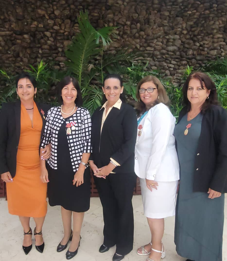Yamila Peña Ojeda (@yamilapenao) on Twitter photo Cuatro mujeres de la <a href="/FGR_Cuba/">Fiscalía de Cuba</a> condecoradas en el 65 aniversario de la FMC. Muchas felicidades. <a href="/TeresaBoue/">@SecGFMC</a> <a href="/PresidenciaCuba/">Presidencia Cuba 🇨🇺</a> Cuatro mujeres de la <a href="/FGR_Cuba/">Fiscalía de Cuba</a> condecoradas en el 65 aniversario de la FMC. Muchas felicidades. <a href="/TeresaBoue/">@SecGFMC</a> <a href="/PresidenciaCuba/">Presidencia Cuba 🇨🇺</a>