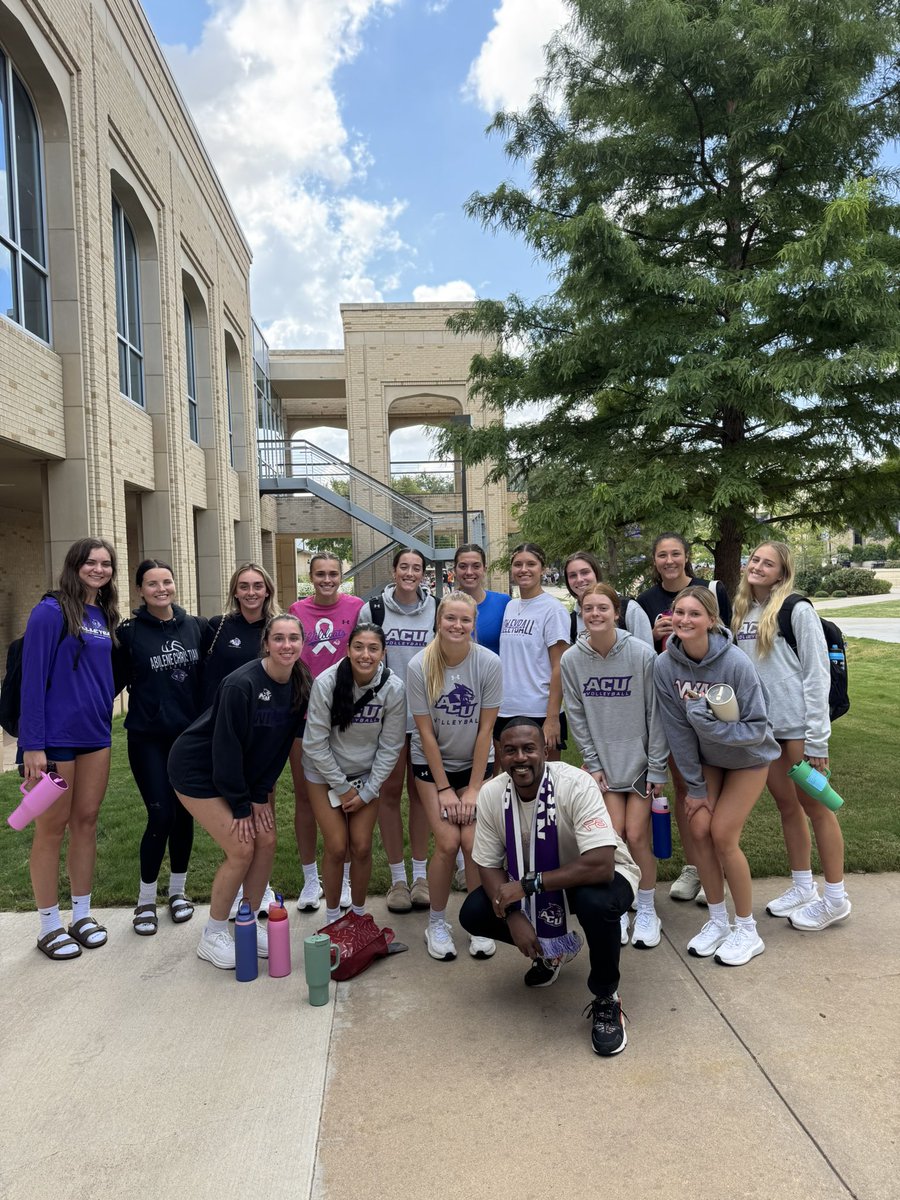 C.J. Luckey tweet media