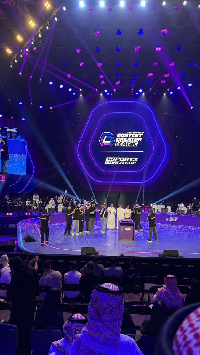 صح المركز الثاني بالتساوي مع البطل بالنقاط هو إنجاز وبعد الجوائز "أفضل جمهور وأفضل فريق صاعد وأفضل لاعب مواجهات مباشرة" ... لكن بالنسبة لي الجائزة الأكبر هي أخلاقكم مع الجميع، سمعتكم الحلوة، روحكم اللي محد يقدر يتخطاها بدون محبة وتقدير، حافظوا عليها وبتشوفون خير ونجاح بإذن الله