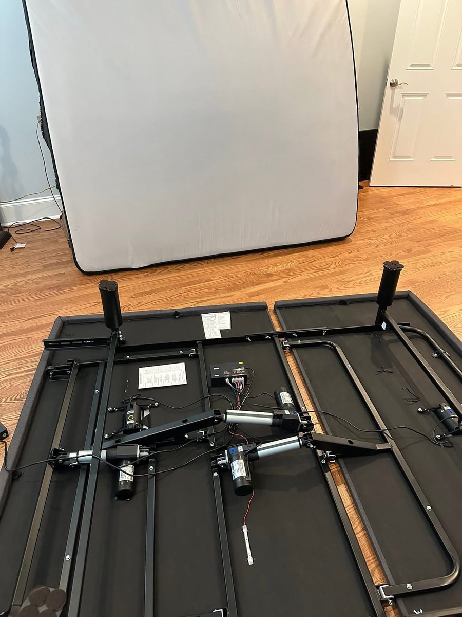 esellis007's tweet photo. @haverty In an era where consumers can direct..

It is a nightmare doing business with Havertys Furniture. This is how they left an adjustable base bed today. The delivery crew was not able to assemble the base and no trained technician has returned to complete the job. https://t.co/pcbKAsm7SL