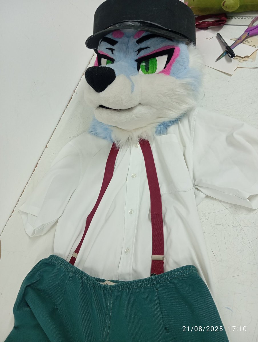 Preparing The Guy to make some business!
Im gonna drop a song with The samples of this character
Can u guess The cosplay?👀
#furry #fursuit #fursuiter #furryartist #cosplay
