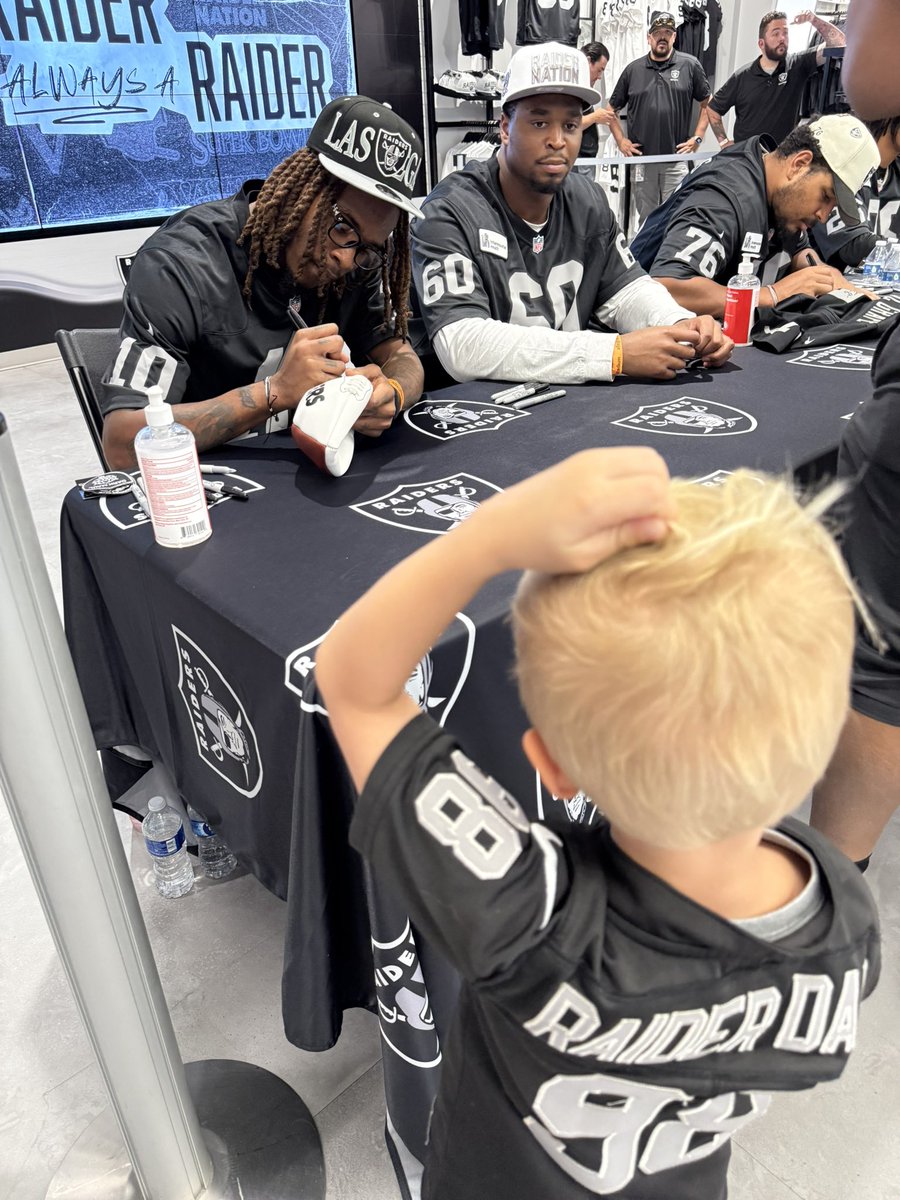 vegasraiderdad's tweet image. I was able to get Caden some action (just him) at #RaiderImage today as the #Raiders hosted a fun event today. Mike Insalaco, NV Realtor and Nina Insalaco helped us grab some extras.