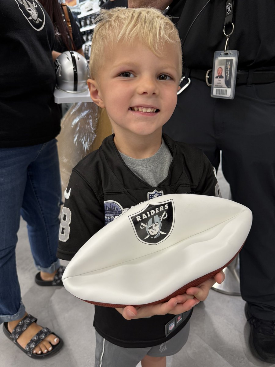 vegasraiderdad's tweet image. I was able to get Caden some action (just him) at #RaiderImage today as the #Raiders hosted a fun event today. Mike Insalaco, NV Realtor and Nina Insalaco helped us grab some extras.