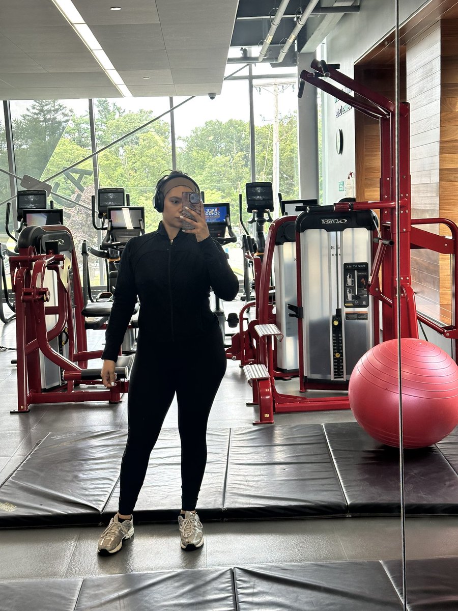 ElleTapia's tweet photo. we working ♥️🏋🏻‍♀️🤸🏻 https://t.co/N4g7nBjsAR