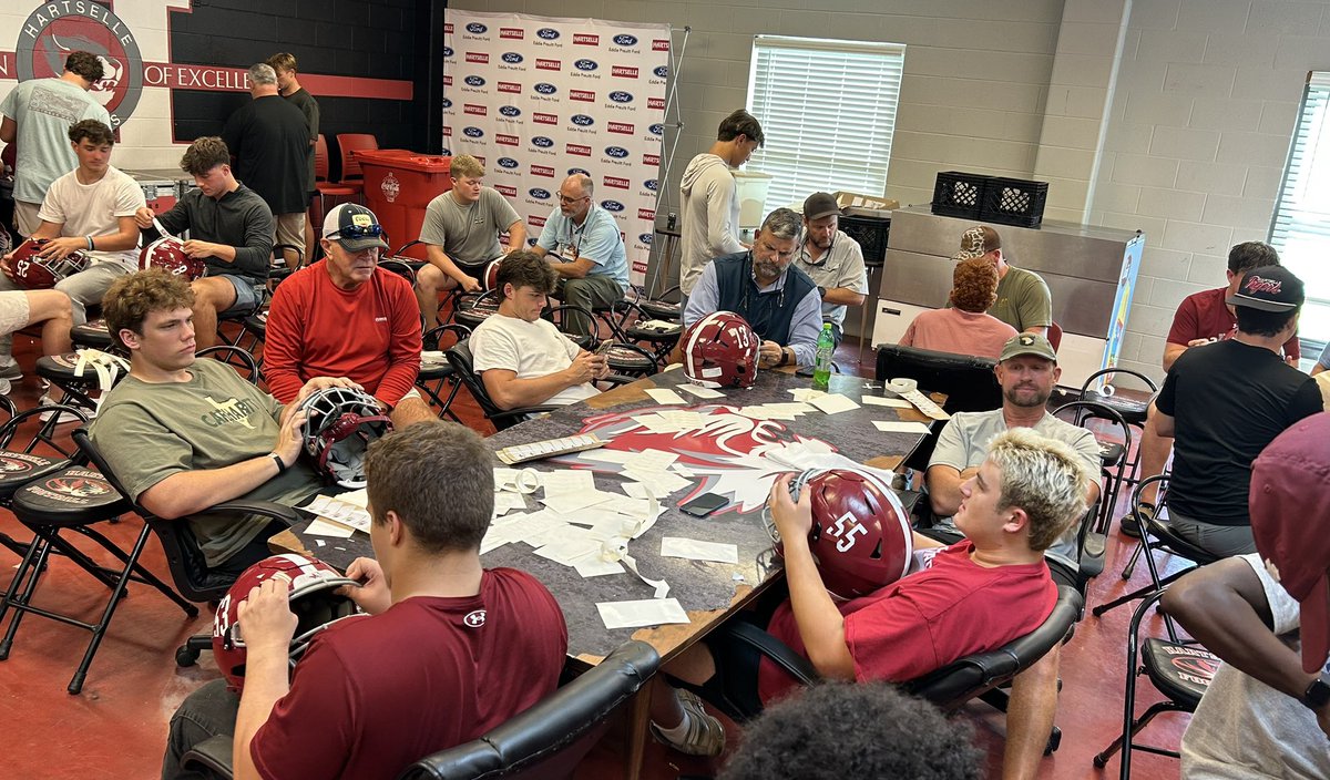 A Senior Tradition: Decals With Dads #OwnIt